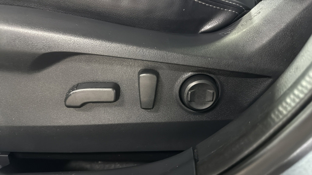 Used 2021 Subaru Outback Limited image 16