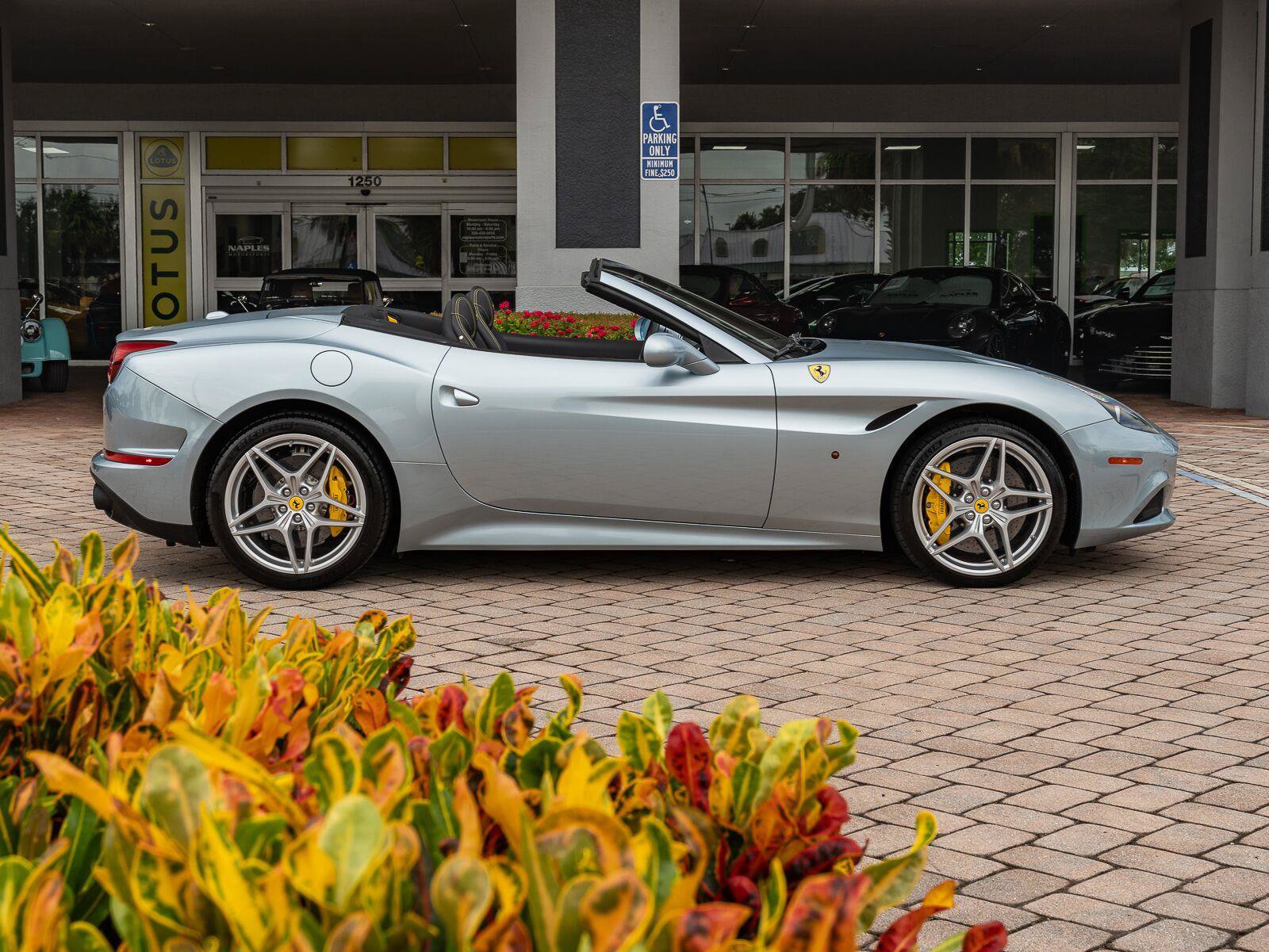Used 2016 Ferrari California T RWD image 51