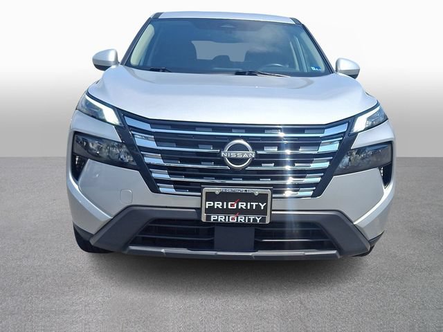 Used 2025 Nissan Rogue SV AWD/4WD image 2