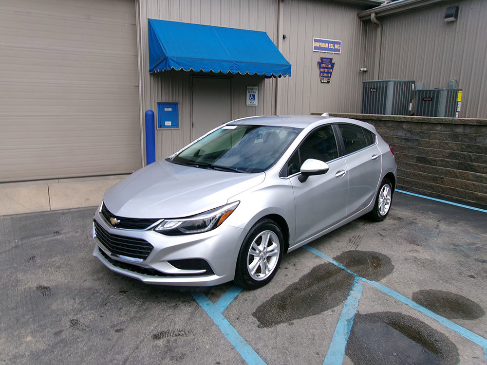 Used 2018 Chevrolet Cruze LT w/ Convenience Package image 1