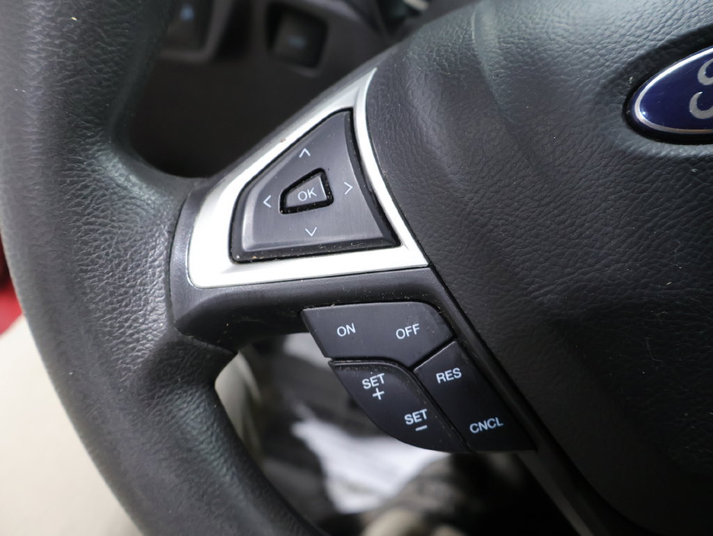Used 2015 Ford Fusion SE FWD image 29