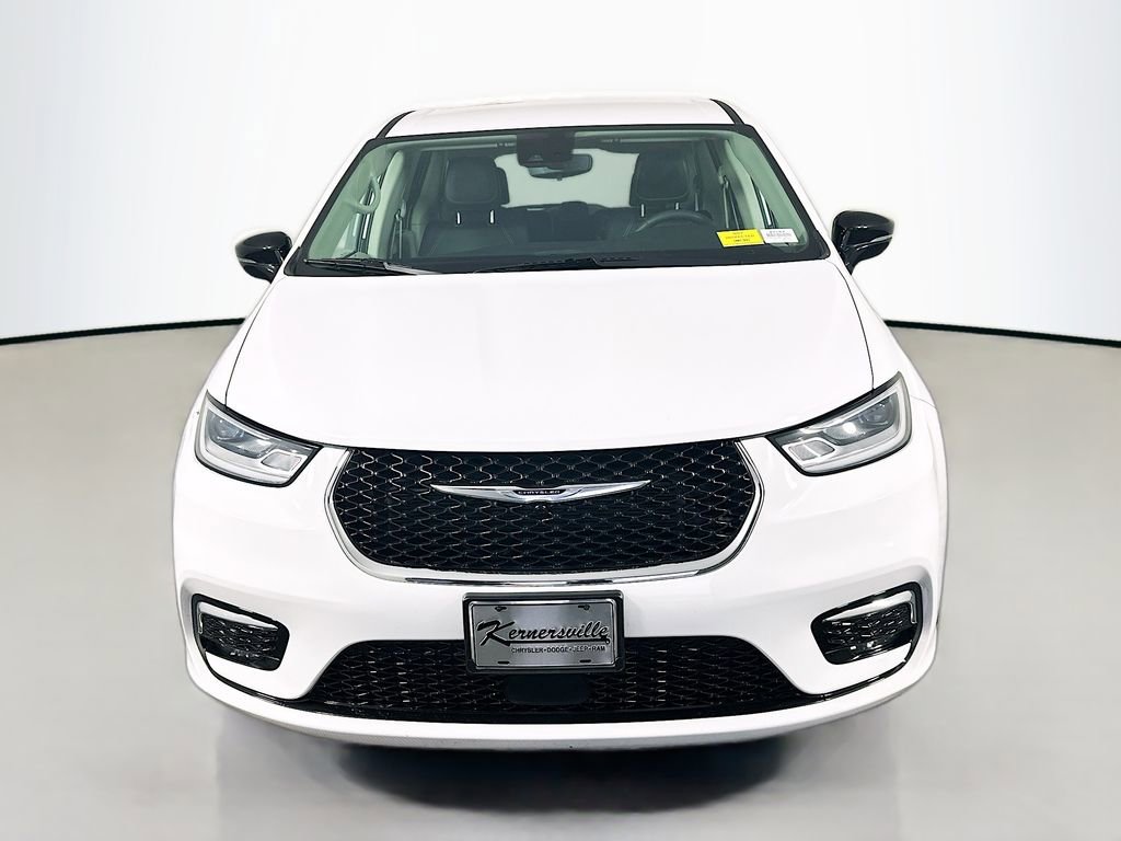 Used 2024 Chrysler Pacifica Touring-L AWD/4WD video 2