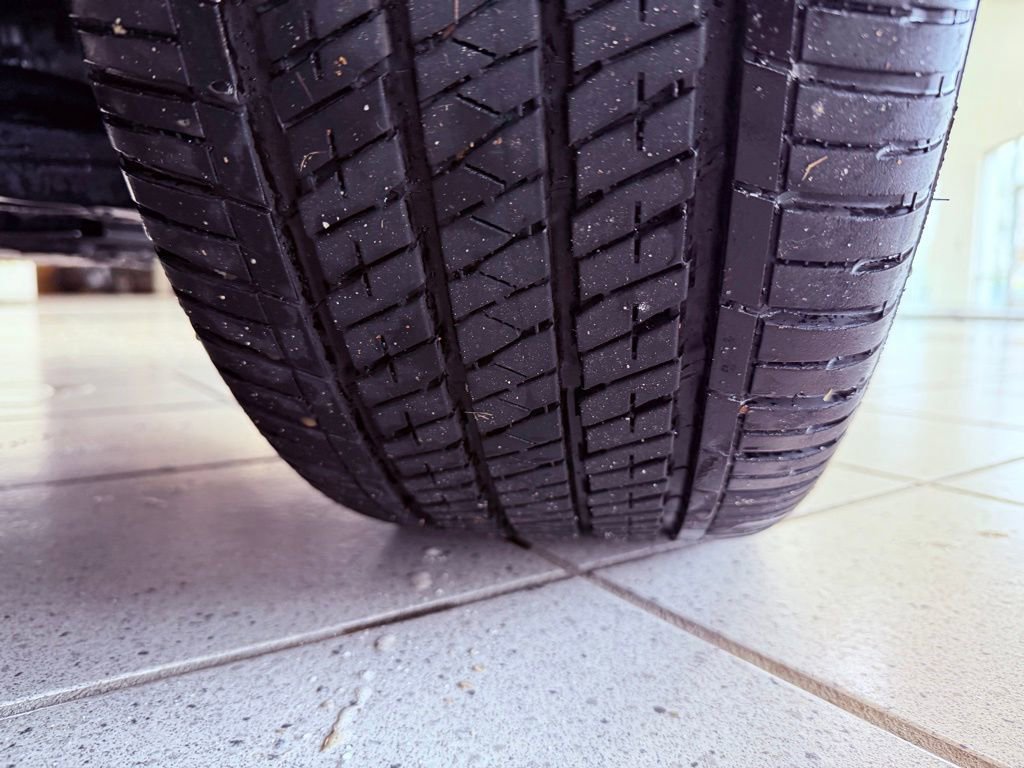 Certified 2025 Lexus UX 300h 300h DIGITAL KEY/CARPLAY/UNLIM image 17