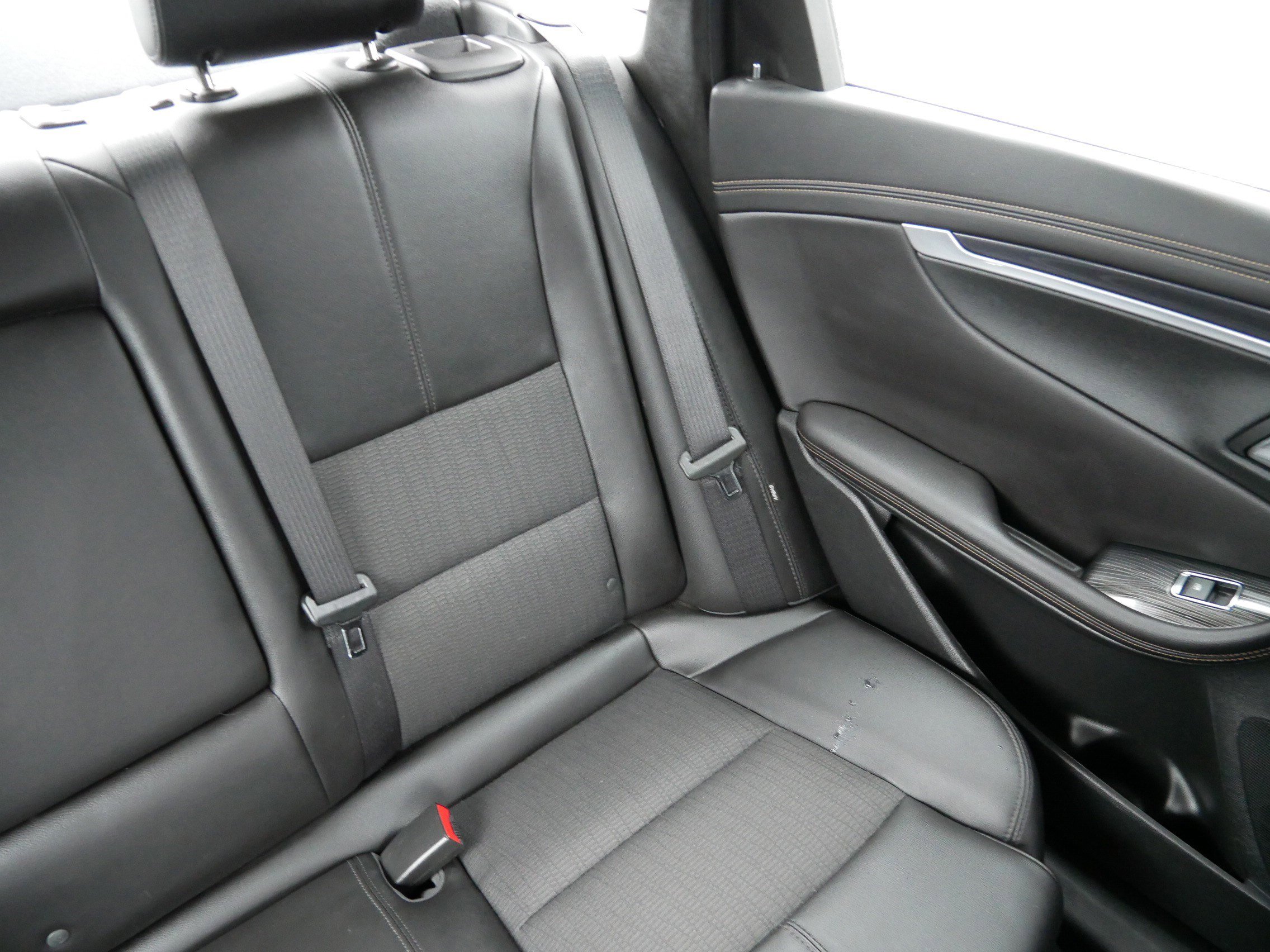 Used 2017 Chevrolet Impala LT FWD image 14