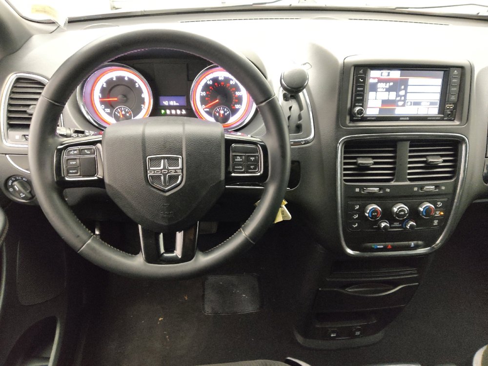 Used 2019 Dodge Grand Caravan SE FWD image 22
