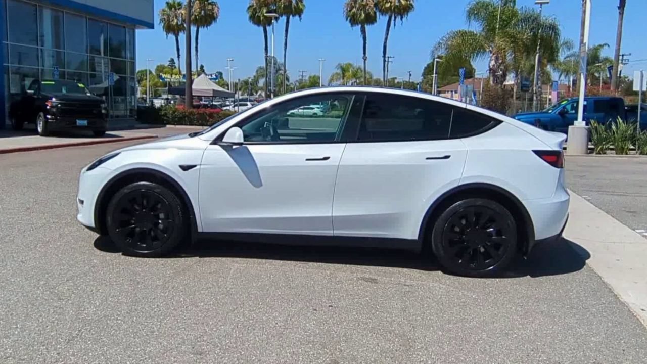 Used 2023 Tesla Model Y Long Range AWD/4WD image 5