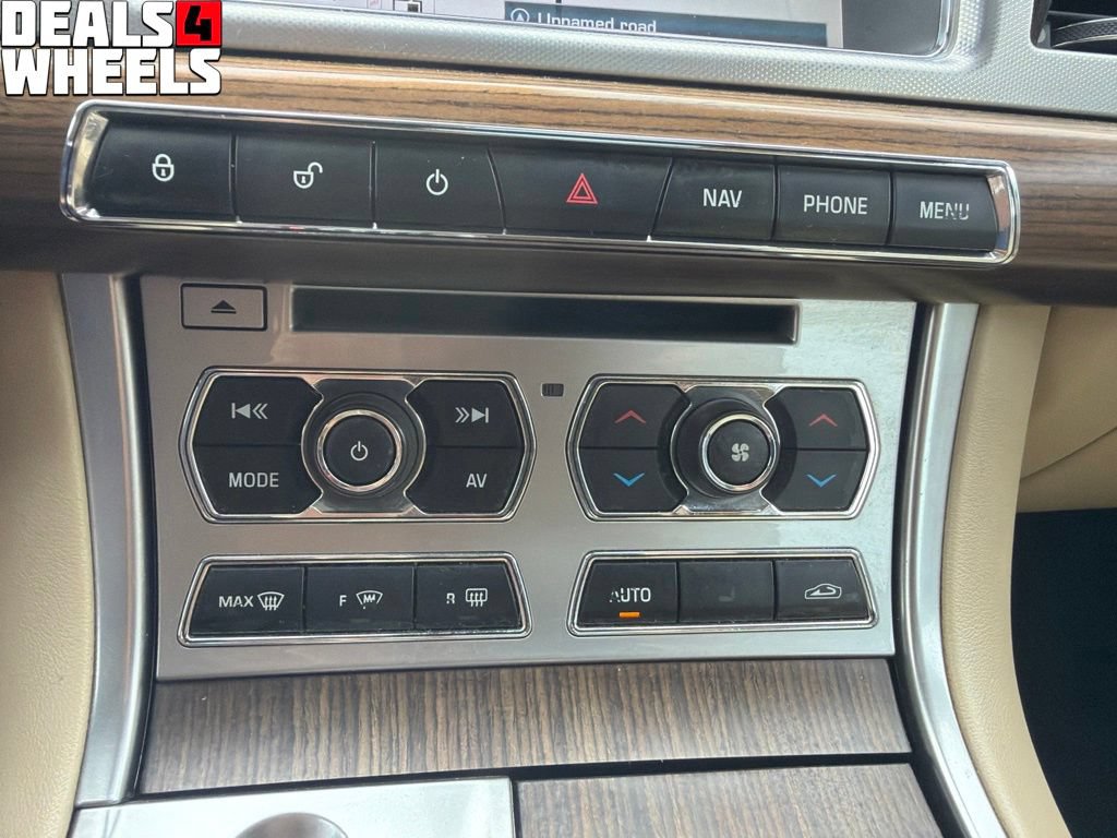 Used 2012 Jaguar XF RWD image 28