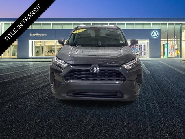 Used 2025 Toyota RAV4 XLE AWD/4WD image 5