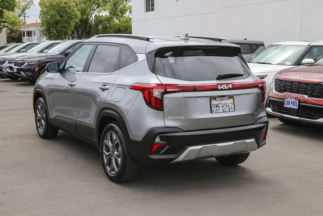 Used 2024 Kia Seltos S AWD/4WD image 7