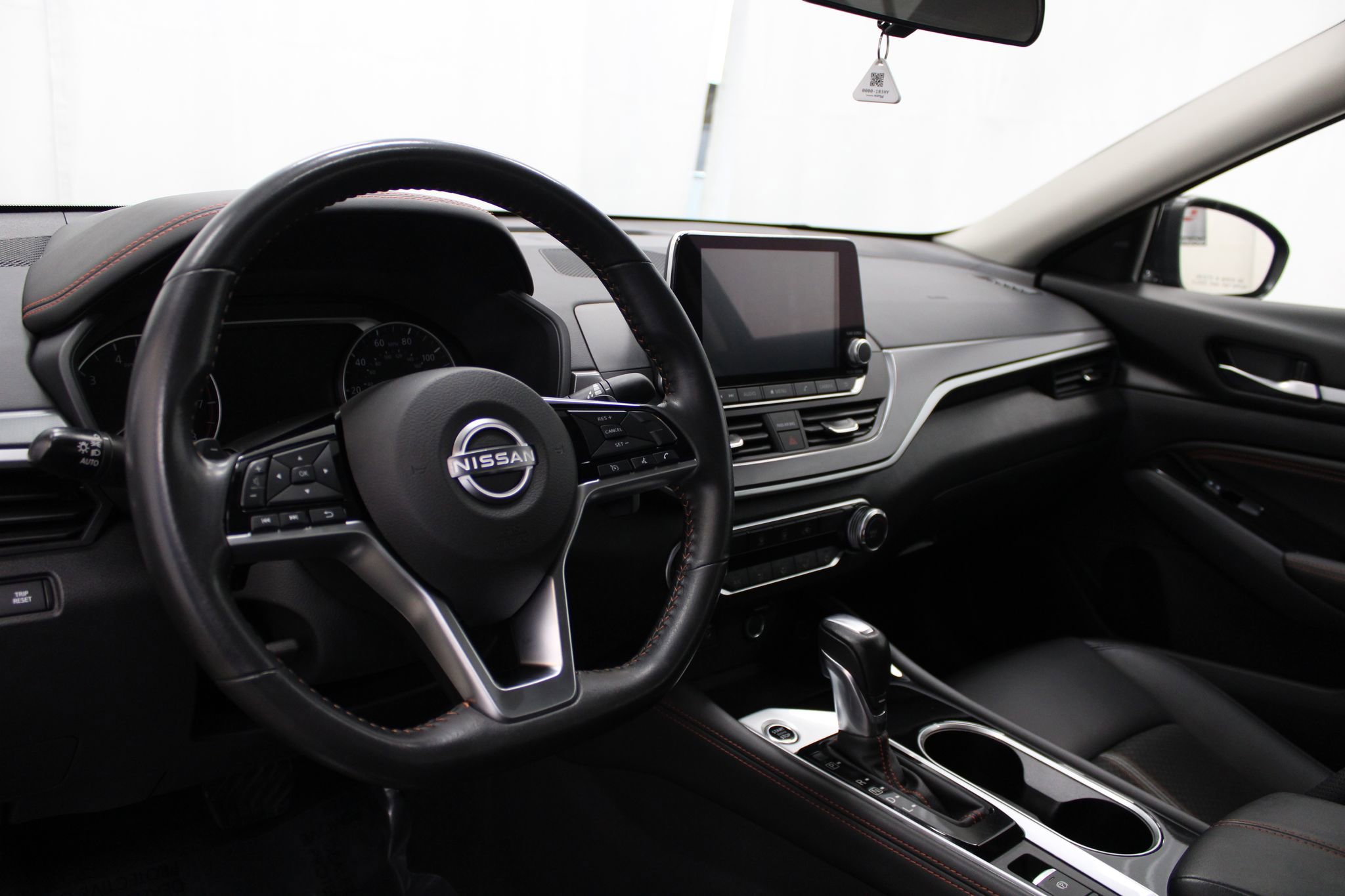 Used 2023 Nissan Altima 2.5 SR image 14