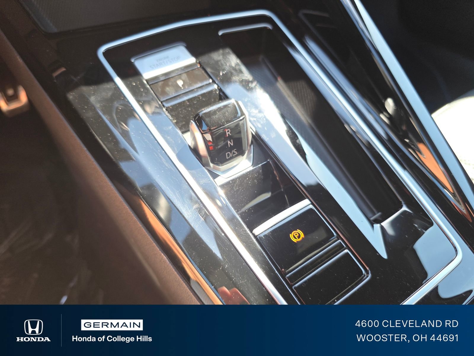 Used 2023 Volkswagen Golf 20th Anniversary Edition AWD/4WD image 36