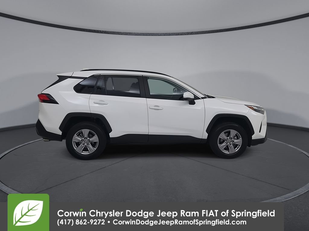 Used 2025 Toyota RAV4 XLE AWD/4WD image 17