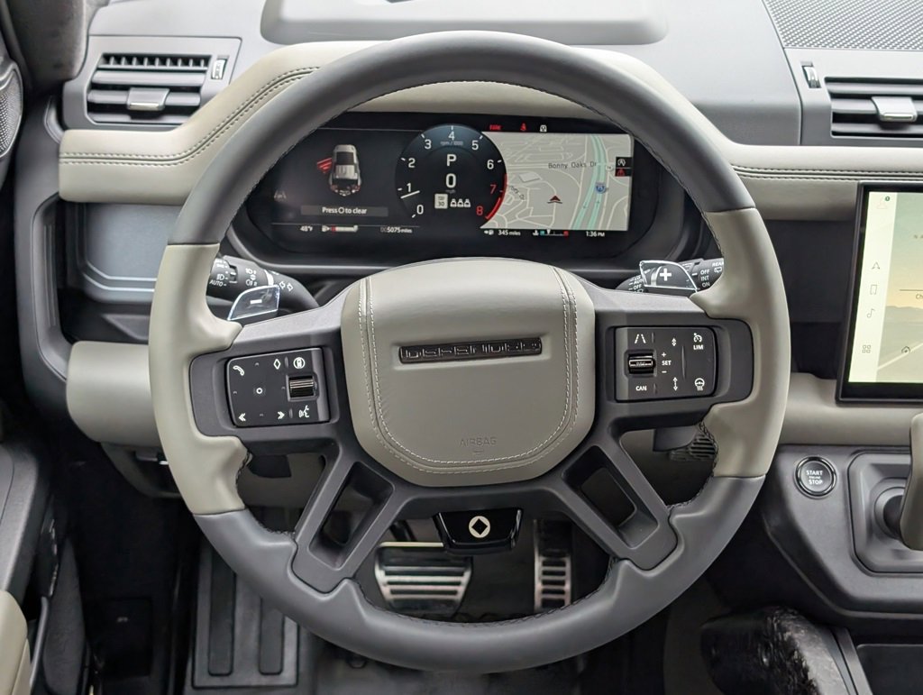 Used 2025 Land Rover Defender 110 image 22