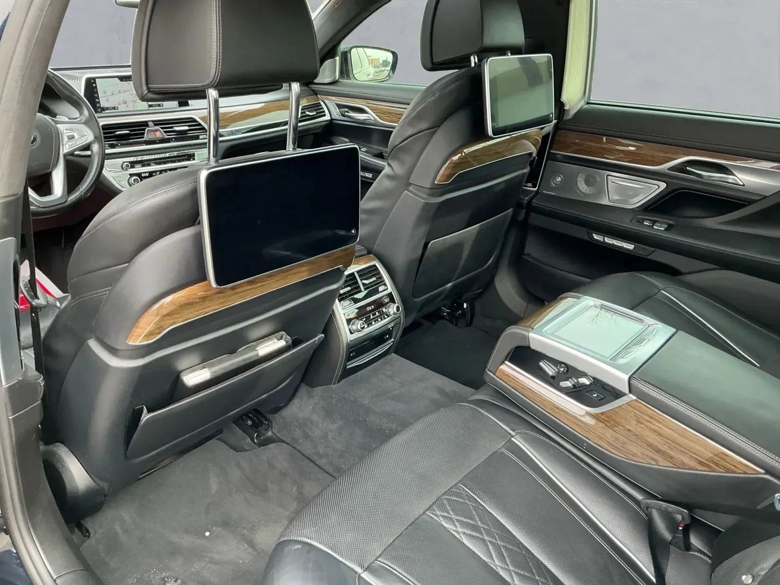 Used 2016 BMW 750i xDrive image 15