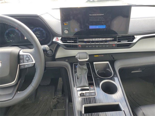 Used 2025 Toyota Sienna XSE image 15