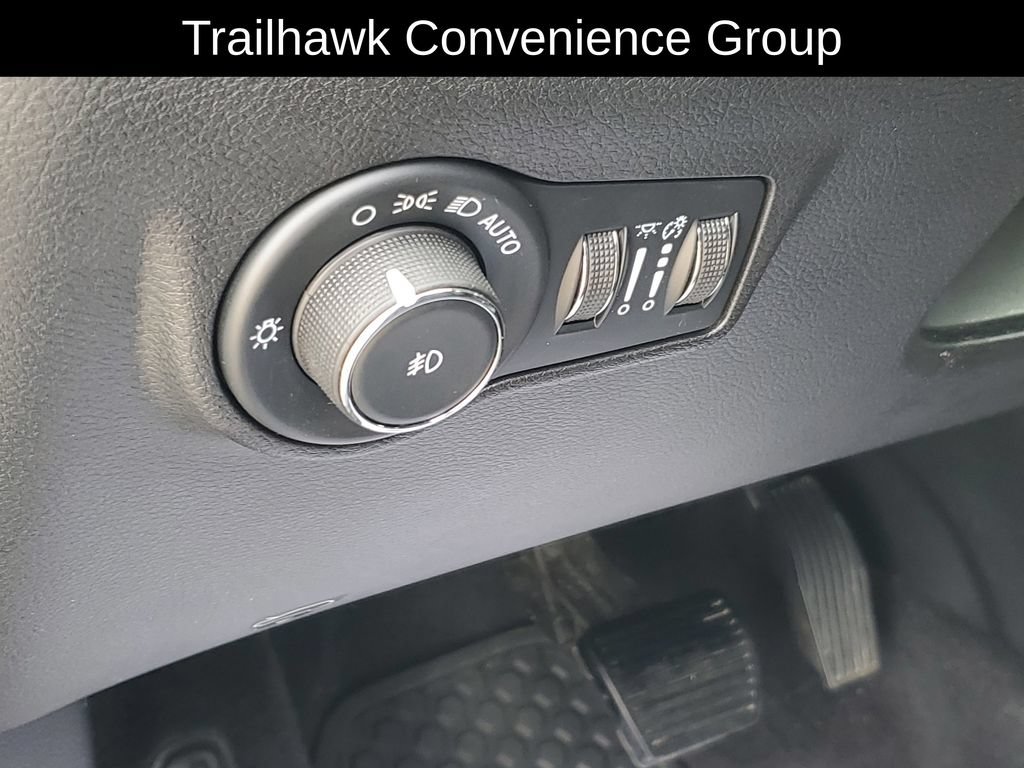 Used 2023 Jeep Compass Trailhawk w/ Trailhawk Convenience Group AWD/4WD image 9