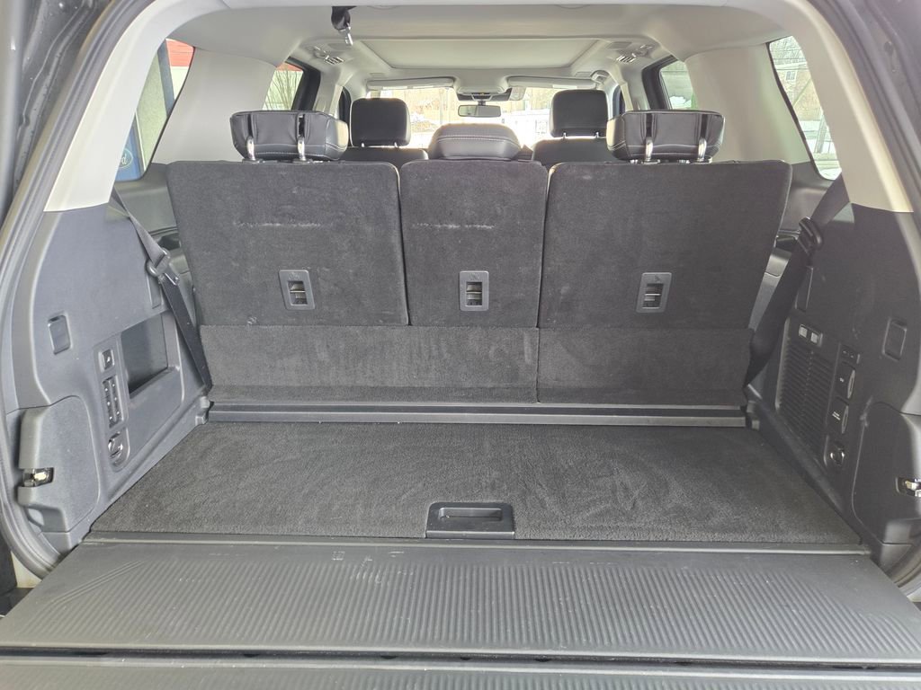 Used 2025 Ford Expedition Platinum w/ Driver's Package image 9