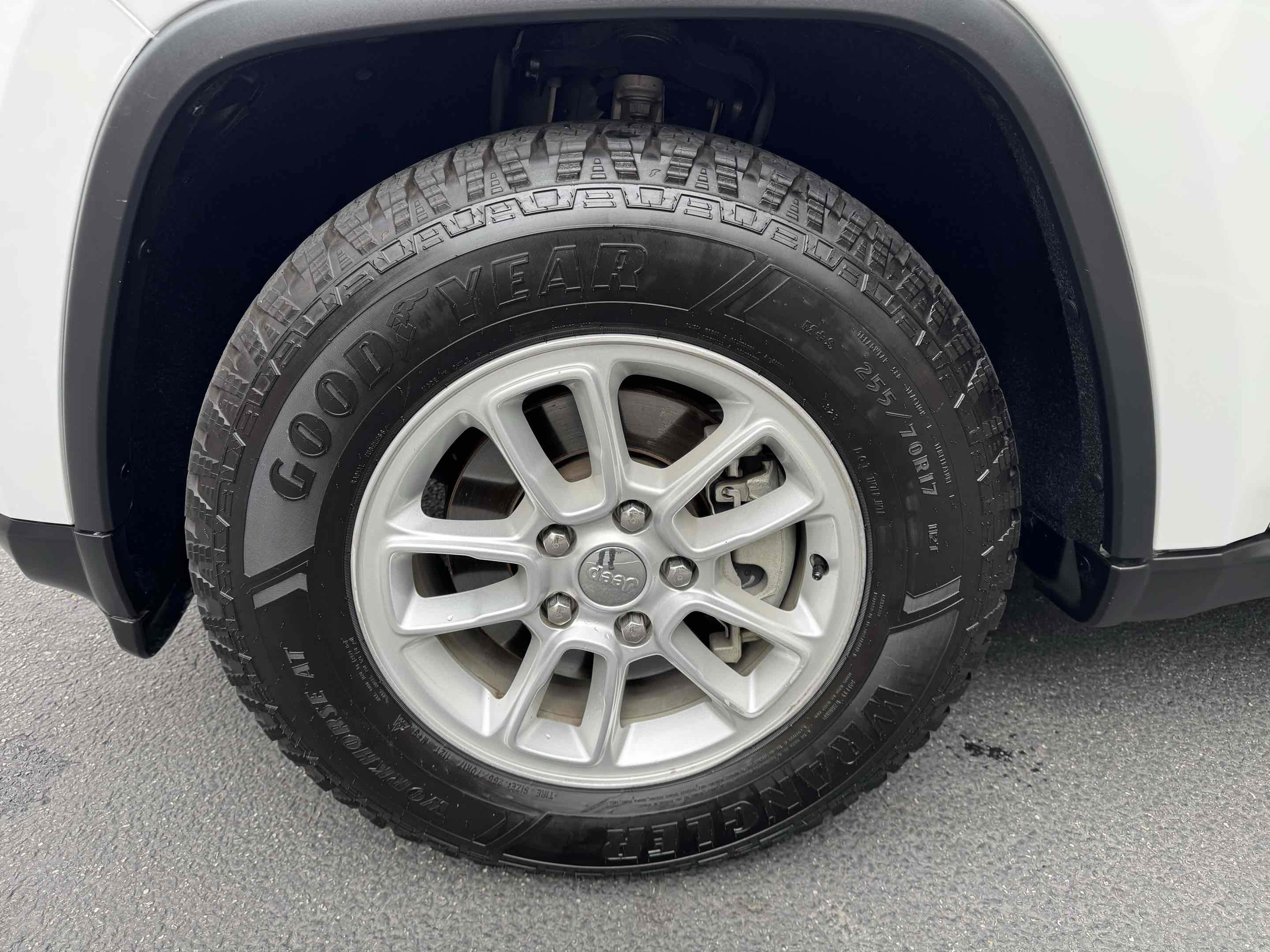 Used 2020 Jeep Grand Cherokee Laredo image 67