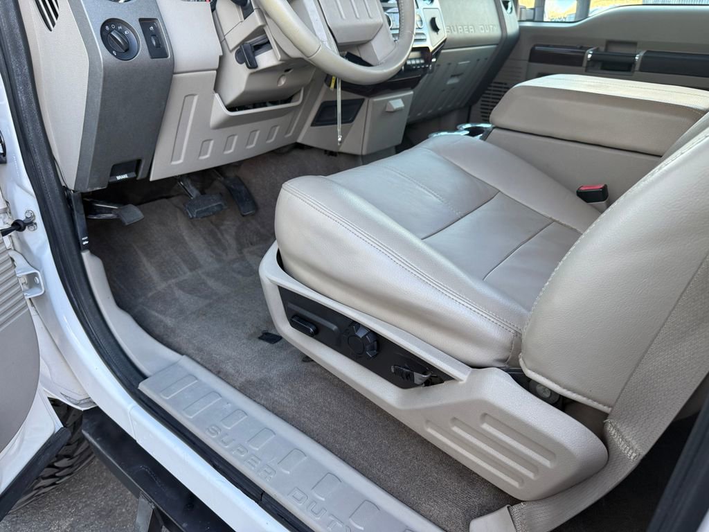 Used 2010 Ford F250 Lariat image 35