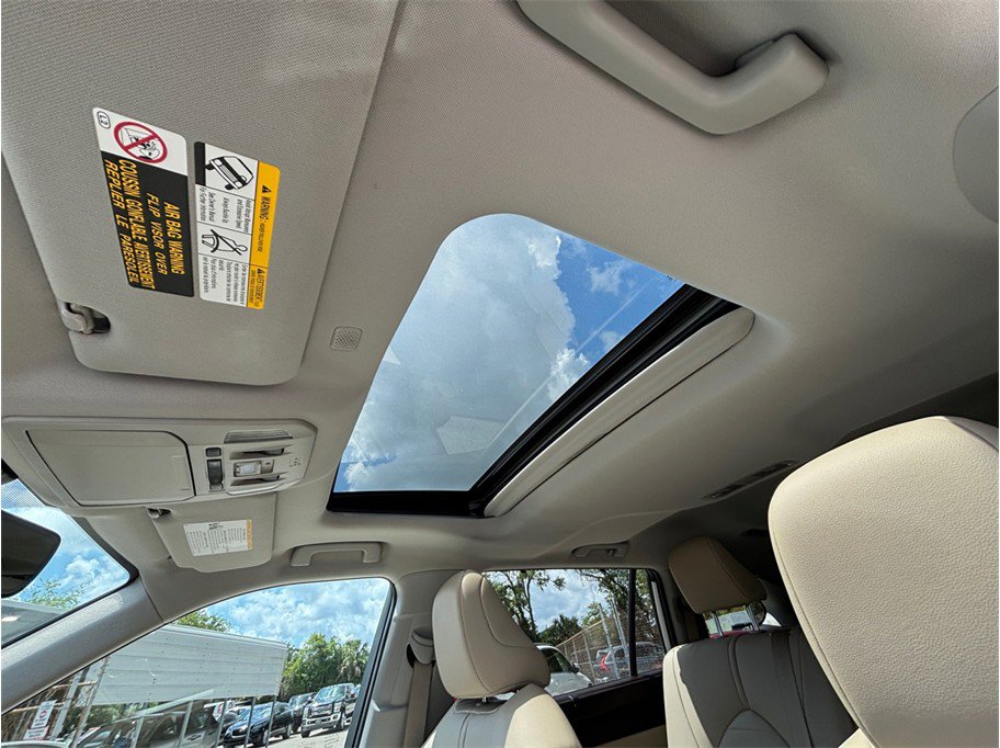 Used 2020 Toyota Highlander XLE FWD image 34