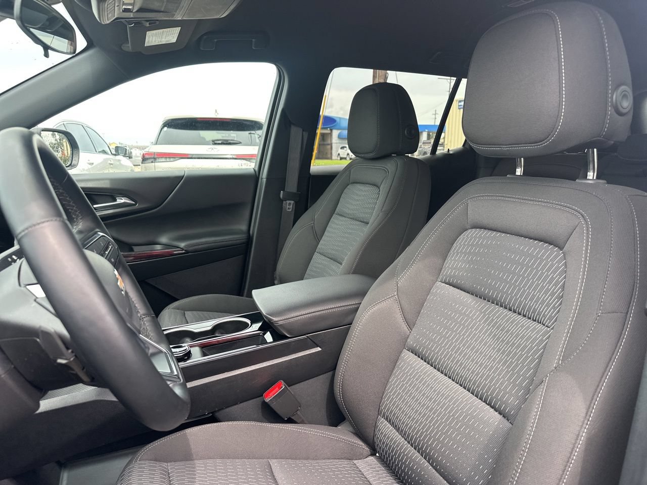 Used 2026 Chevrolet Equinox LT FWD image 8