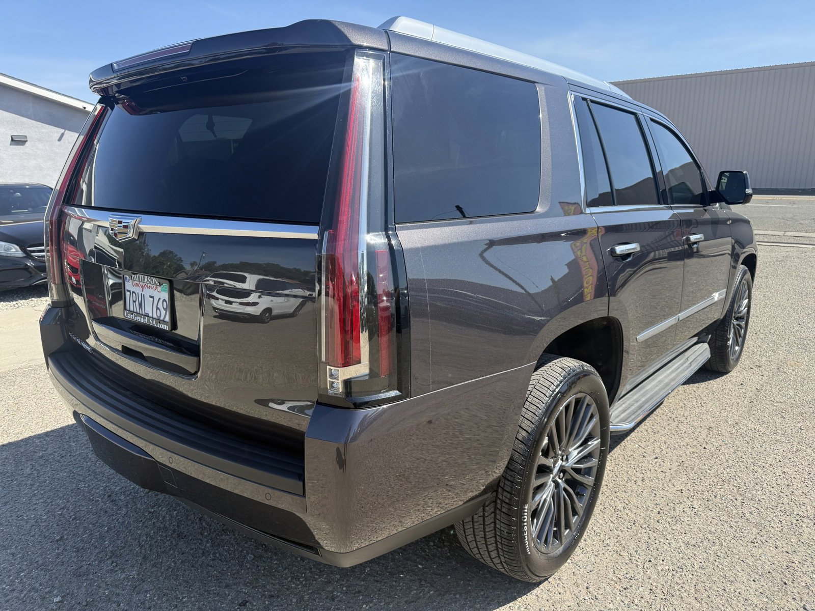 Used 2016 Cadillac Escalade Luxury RWD image 4