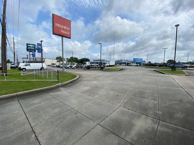 Used 2021 Dodge Challenger SXT RWD image 36