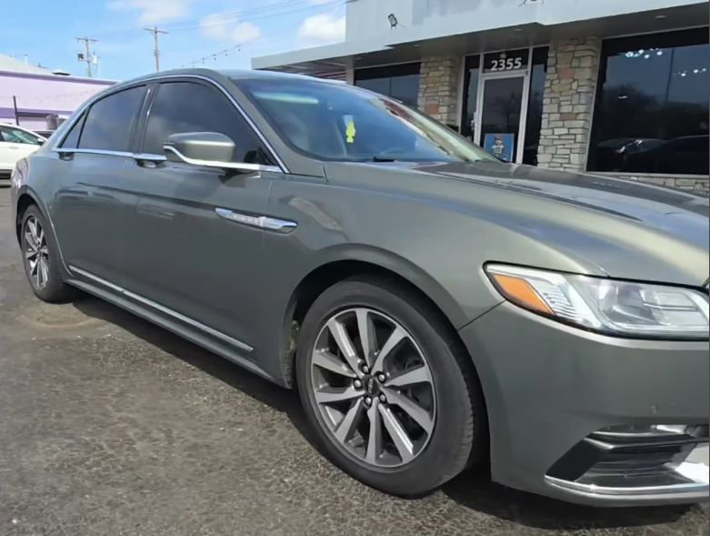 Used 2017 Lincoln Continental Premiere image 6