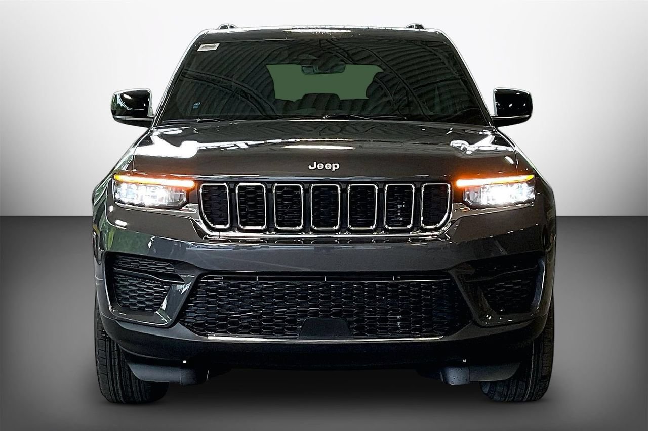 New 2026 Jeep Grand Cherokee Laredo X AWD/4WD image 3