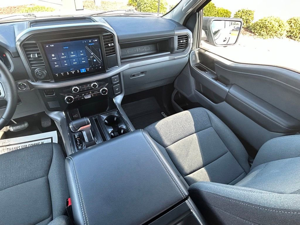 Used 2025 Ford F150 Lightning XLT AWD/4WD image 11