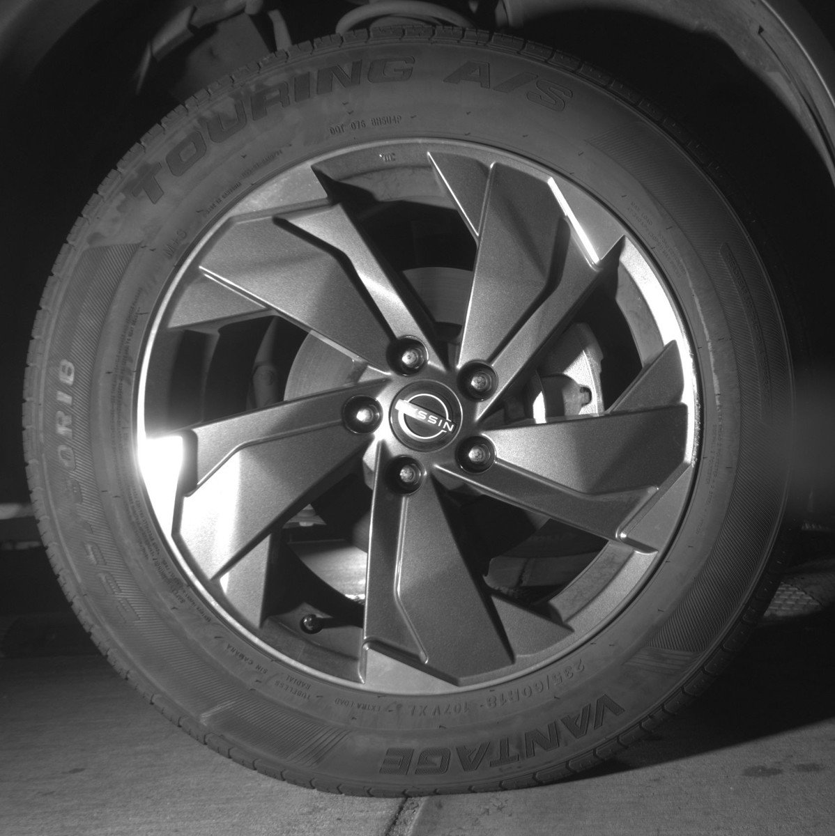 Used 2025 Nissan Rogue SV AWD/4WD image 13