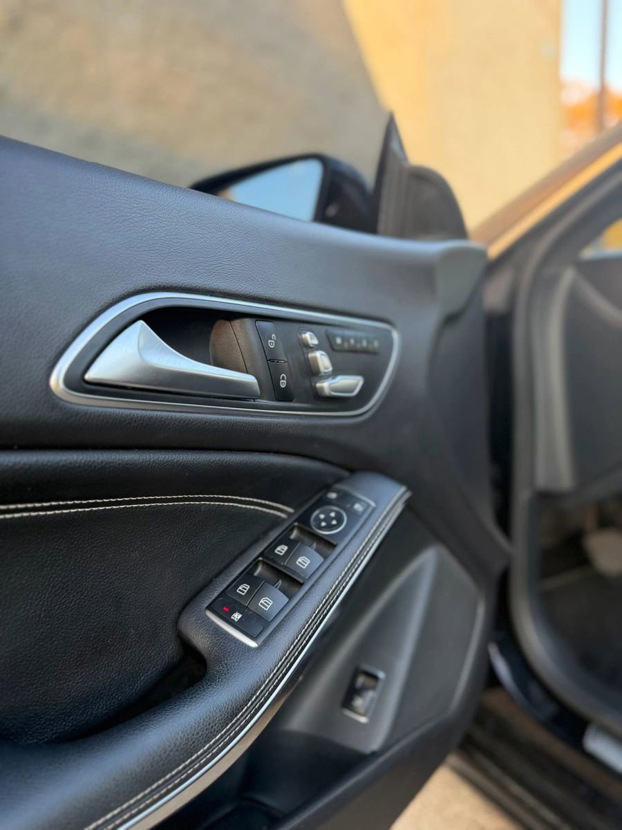 Used 2018 Mercedes-Benz CLA 250 image 22