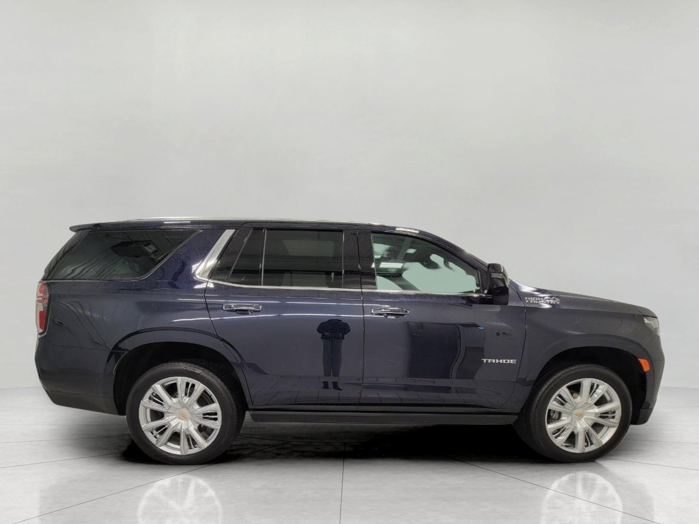 Used 2024 Chevrolet Tahoe High Country image 13