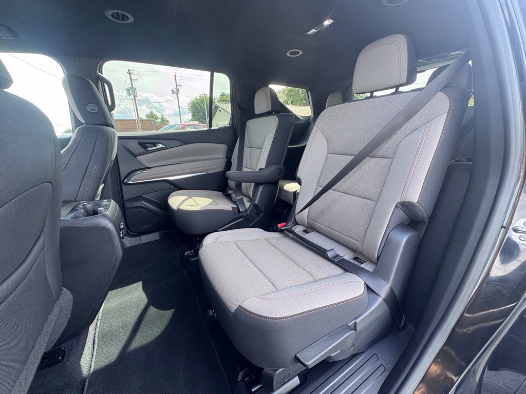 Used 2026 Chevrolet Traverse LT w/ Driver Confidence Package AWD/4WD image 17