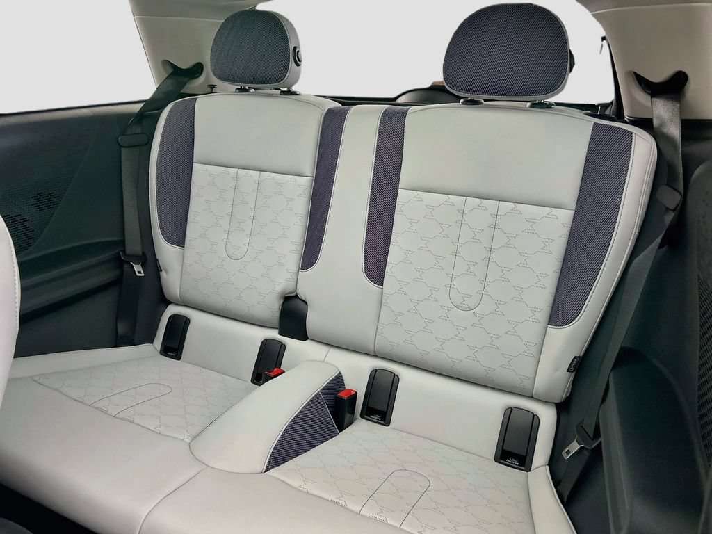 New 2026 MINI Cooper 2-Door Hardtop FWD image 19