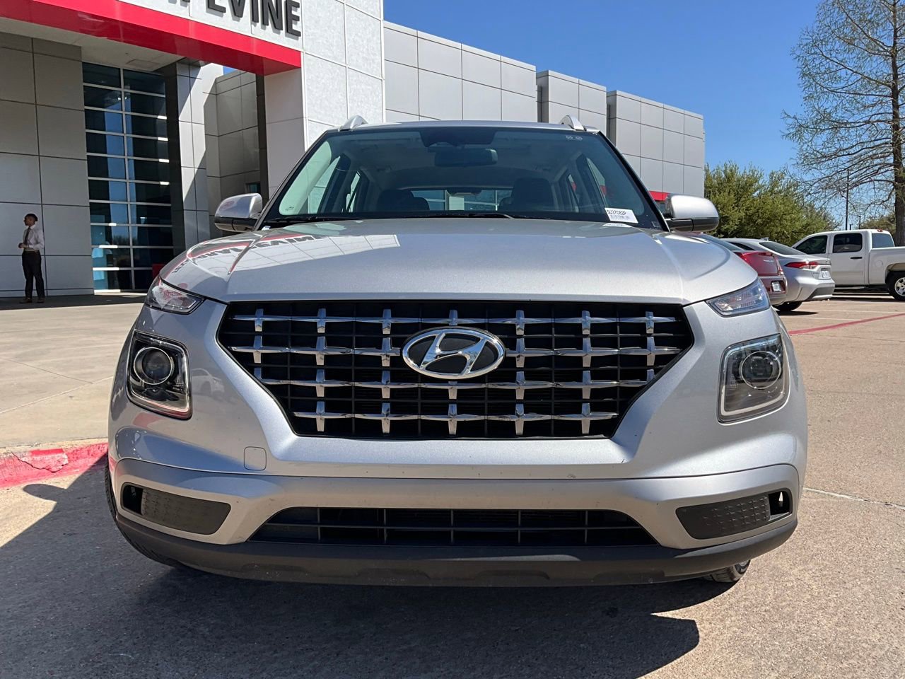 Used 2025 Hyundai Venue SEL image 3