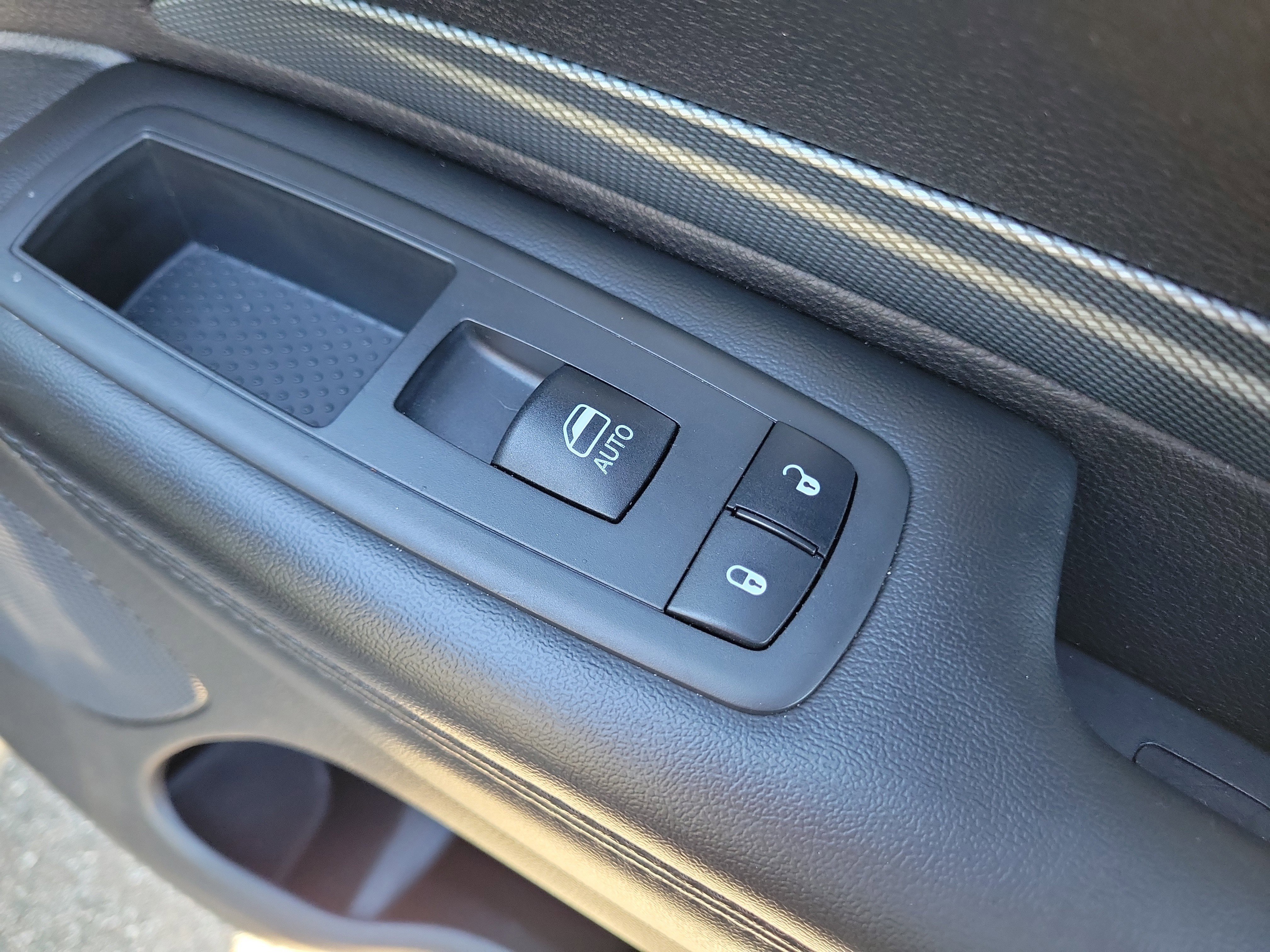 Used 2019 Dodge Durango GT w/ Blacktop Package AWD/4WD image 11