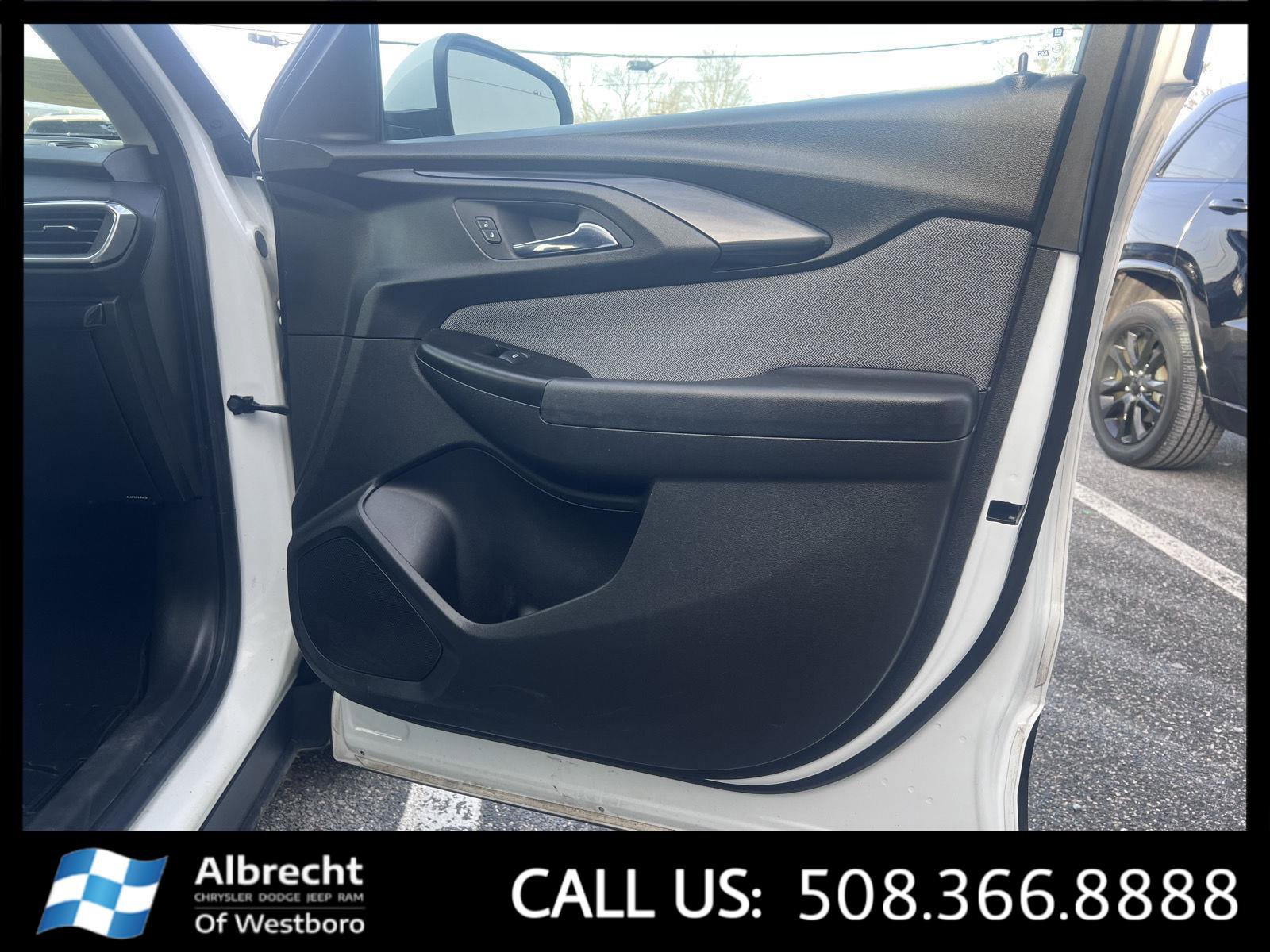 Used 2023 Chevrolet TrailBlazer LT w/ Convenience Package image 21