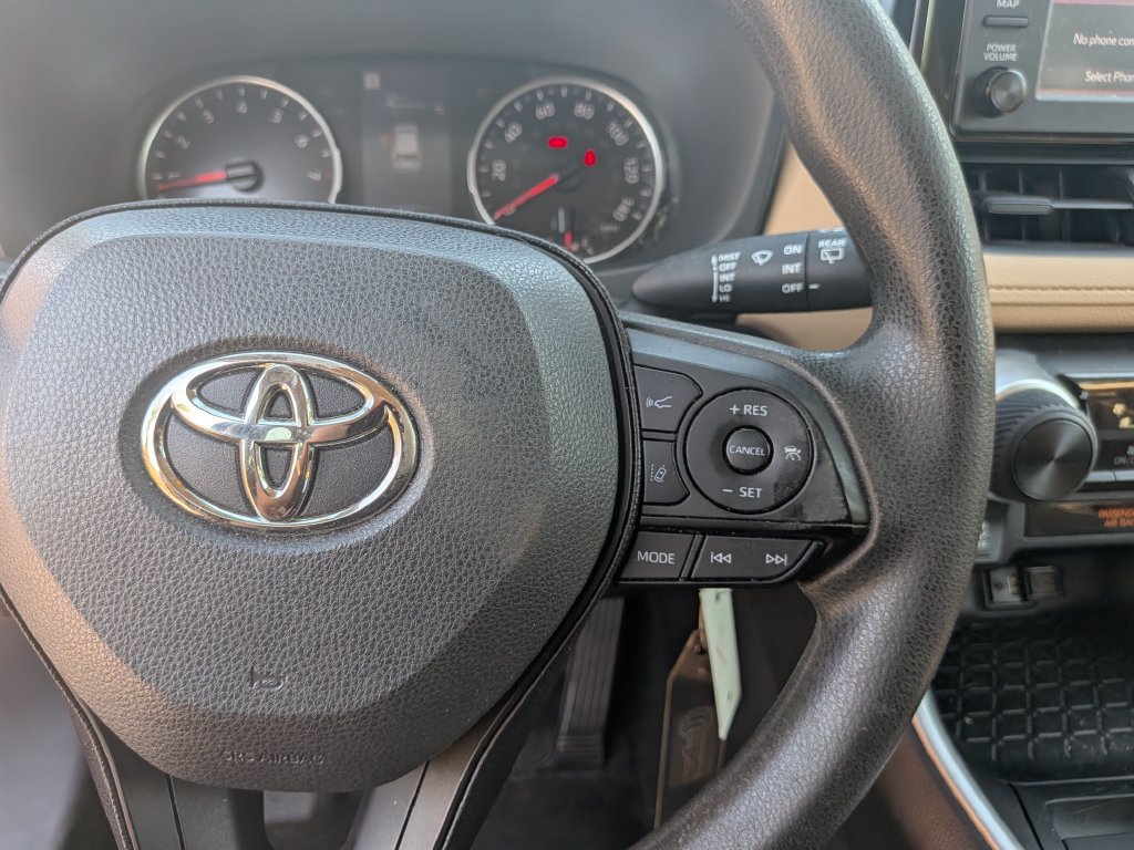 Used 2019 Toyota RAV4 LE AWD/4WD image 14