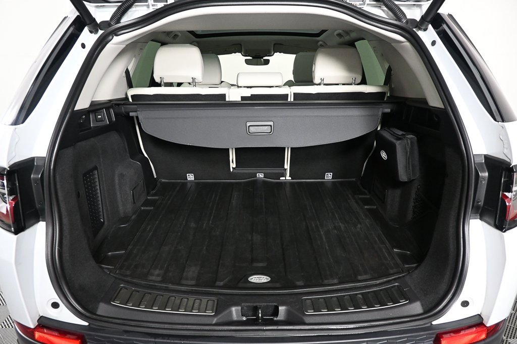 Used 2021 Land Rover Discovery Sport SE image 28