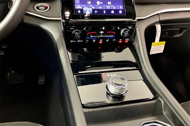 New 2025 Jeep Grand Cherokee Laredo image 7