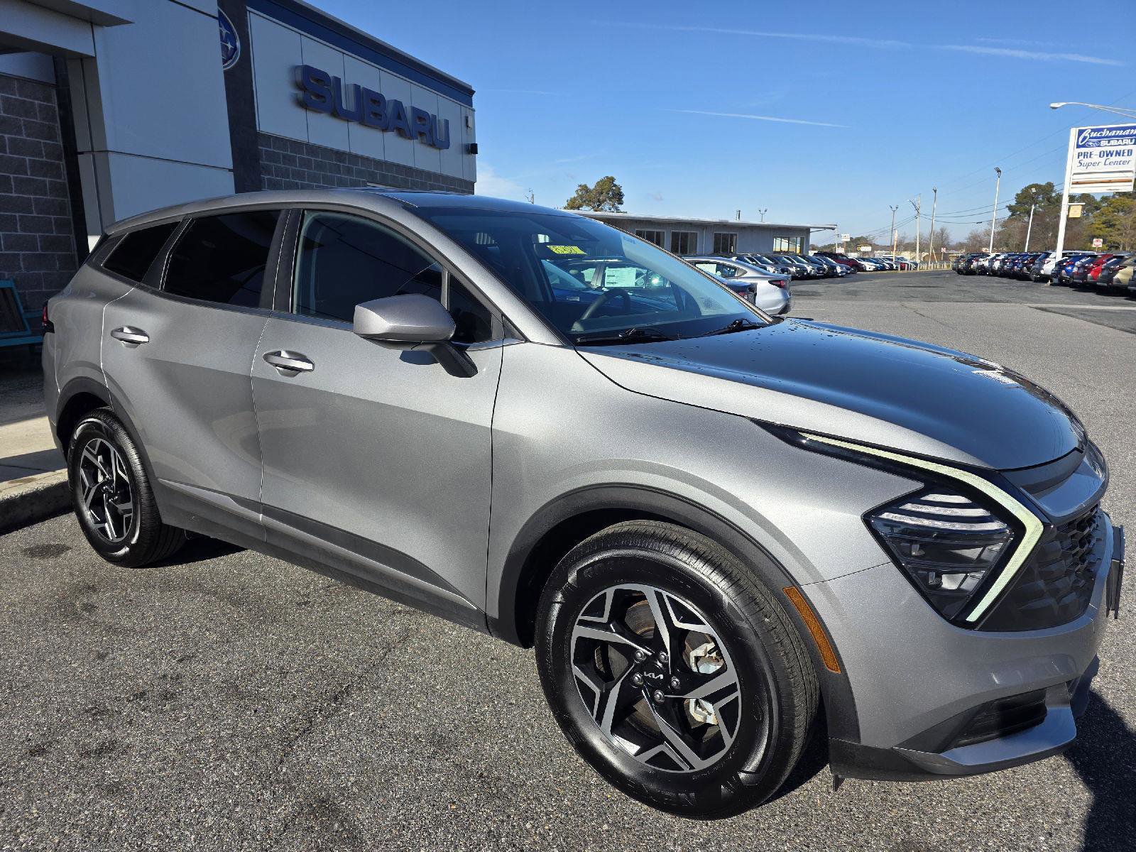 Used 2024 Kia Sportage LX image 3