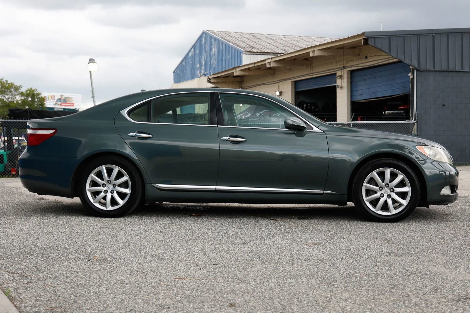 Used 2008 Lexus LS 460 RWD image 8