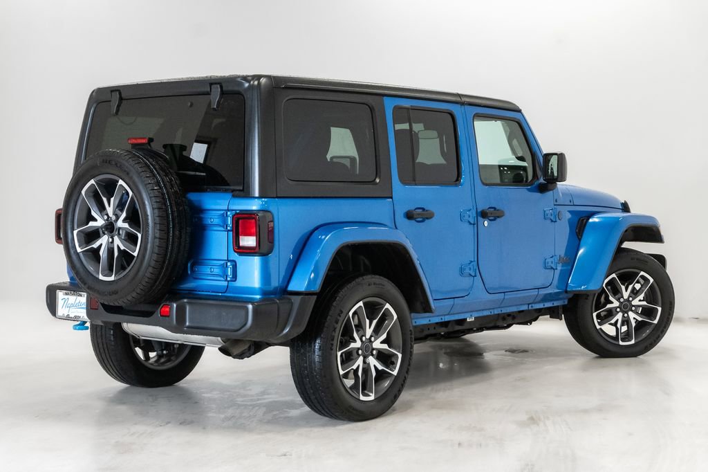 Used 2024 Jeep Wrangler Unlimited w/ Convenience Group AWD/4WD image 29