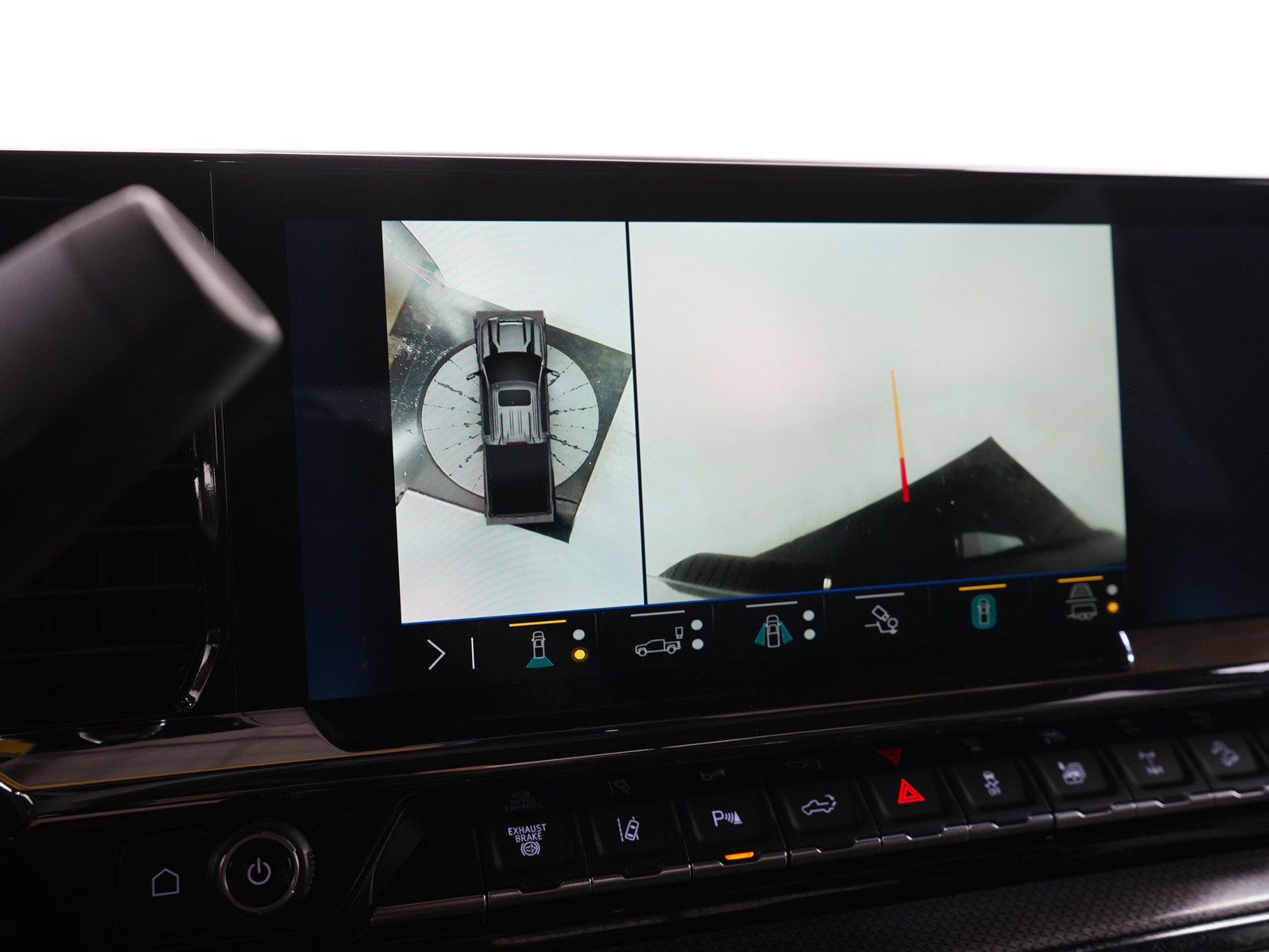 Used 2025 Chevrolet Silverado 2500 ZR2 w/ Technology Package AWD/4WD image 30