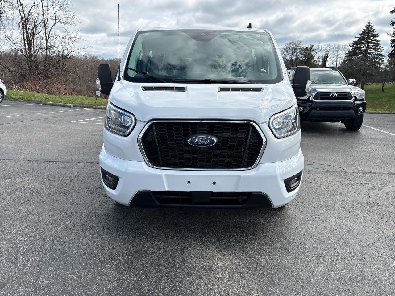 Used 2023 Ford Transit 350 XLT RWD image 2