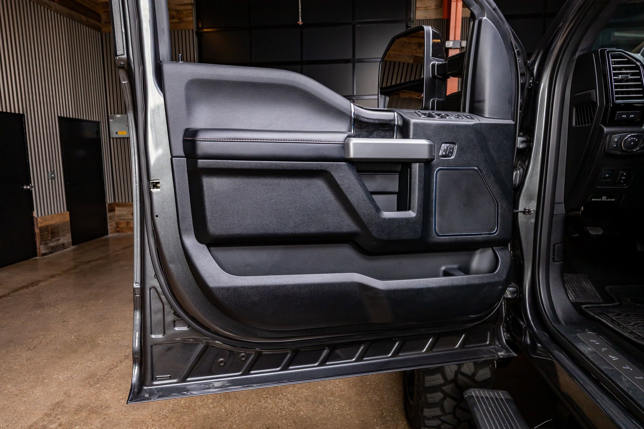 Used 2019 Ford F450 Platinum w/ Platinum Ultimate Package image 34