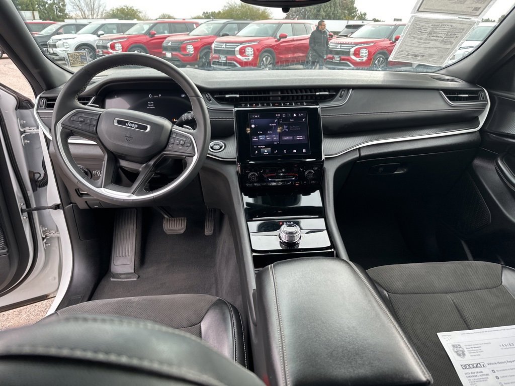 Used 2023 Jeep Grand Cherokee L Laredo image 26