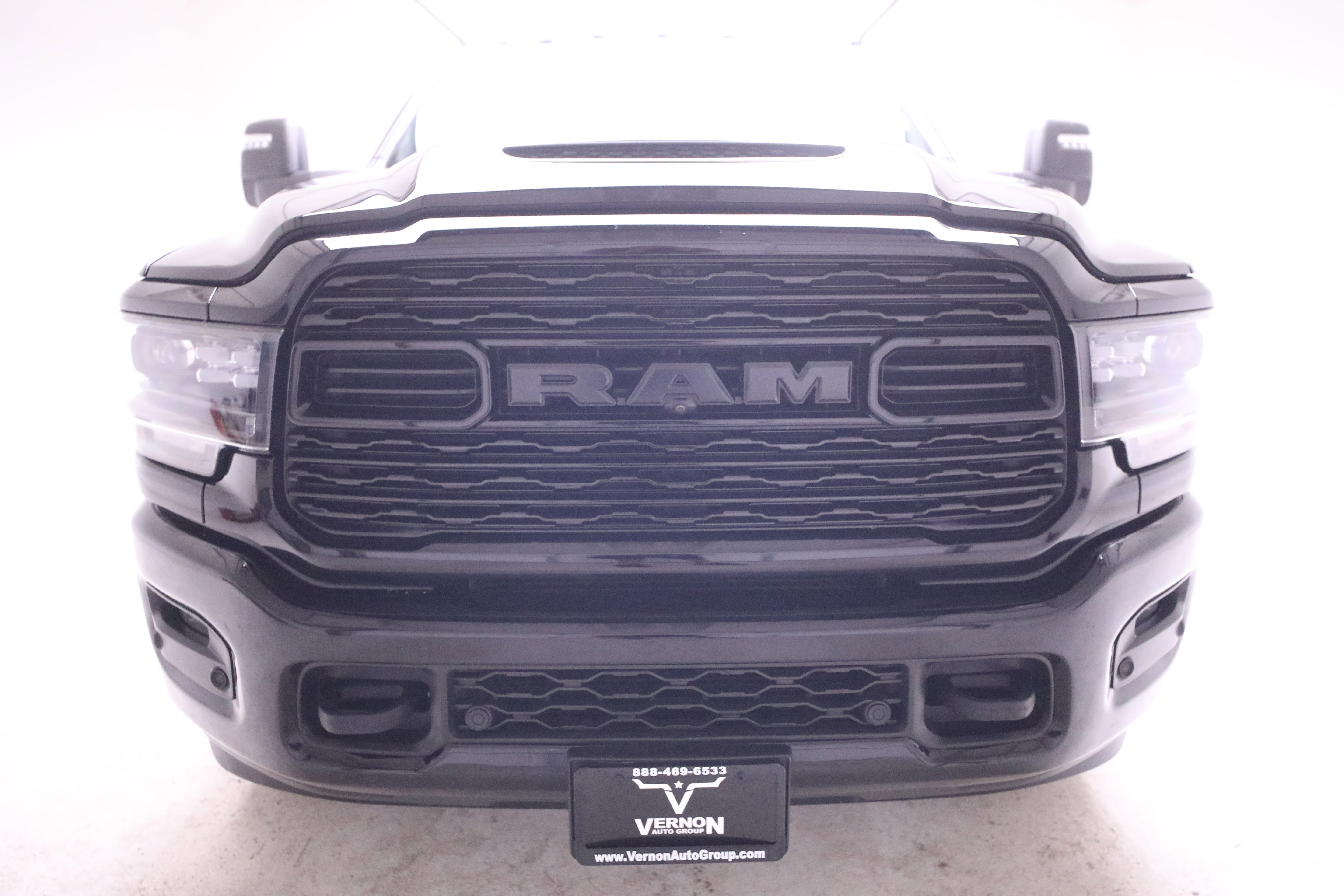 Used 2024 RAM 3500 Limited image 8