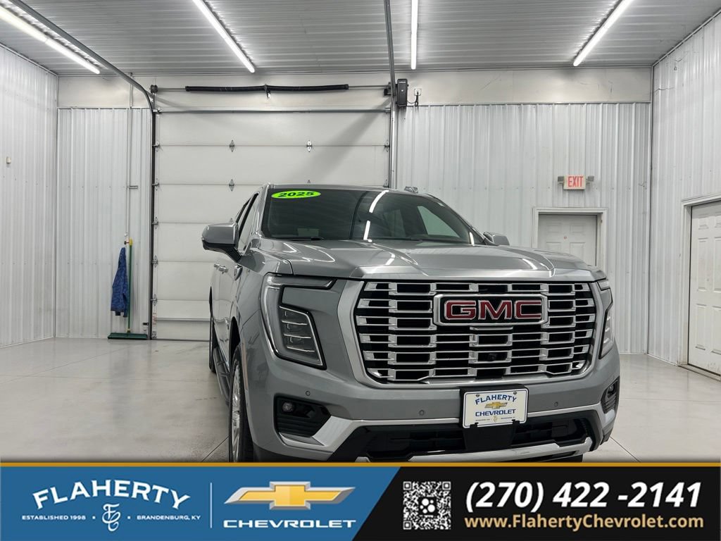 Used 2025 GMC Yukon XL Denali AWD/4WD image 1
